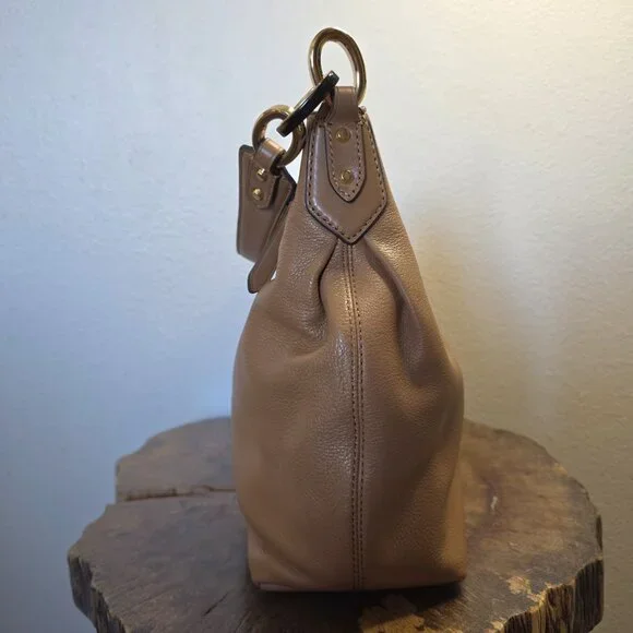 Michael Kors Isabella Leather Hobo Bag Convertible Crossbody Acorn NWT - Picture 6 of 16